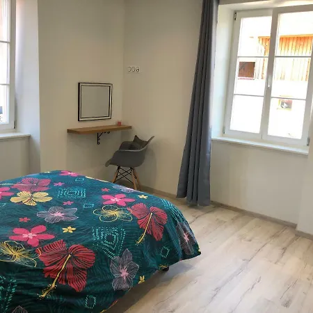 Maison De Famille Nyaraló *